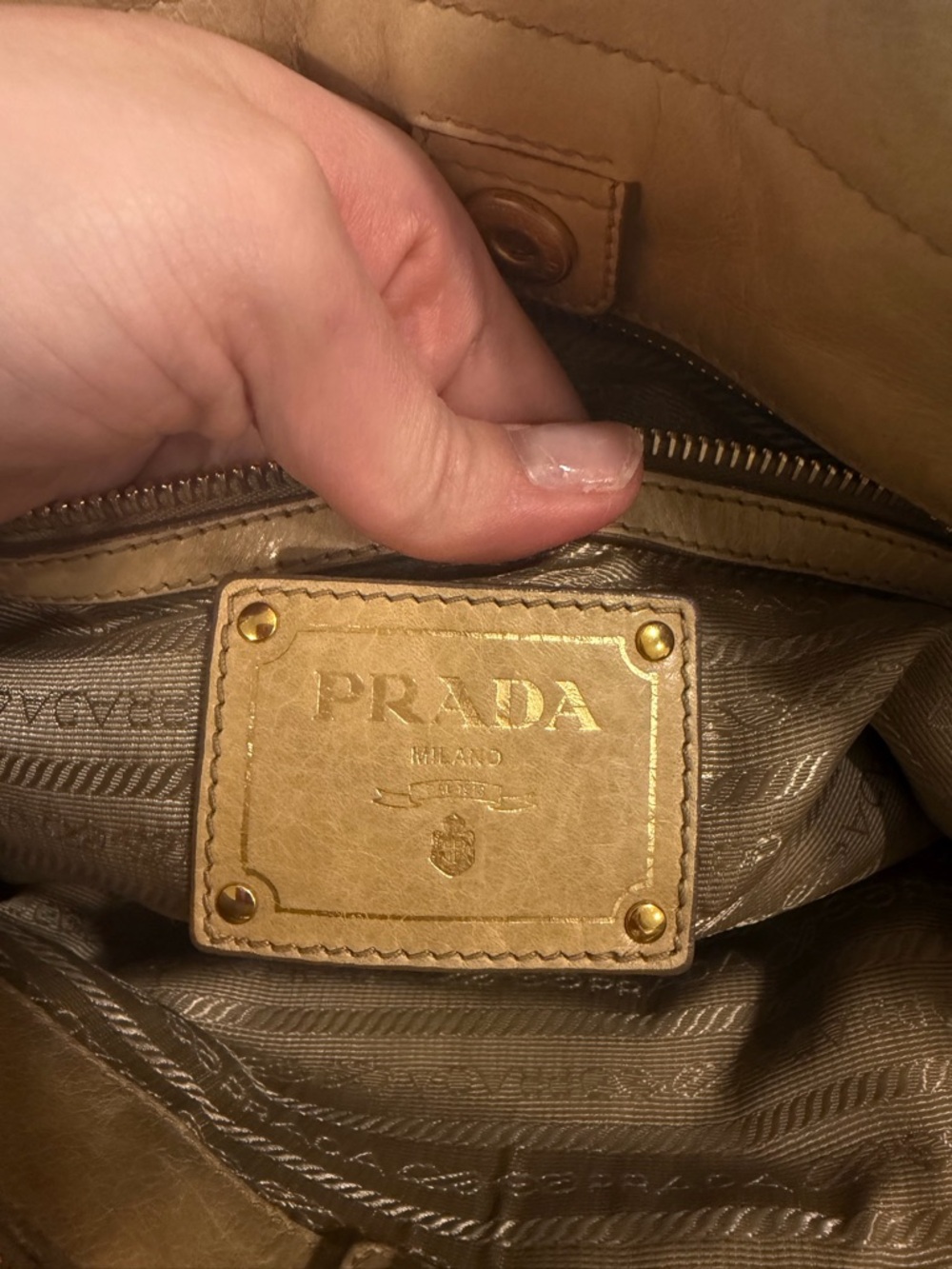 Prada Vitello Shine Tote Bag - Picture 3 of 4